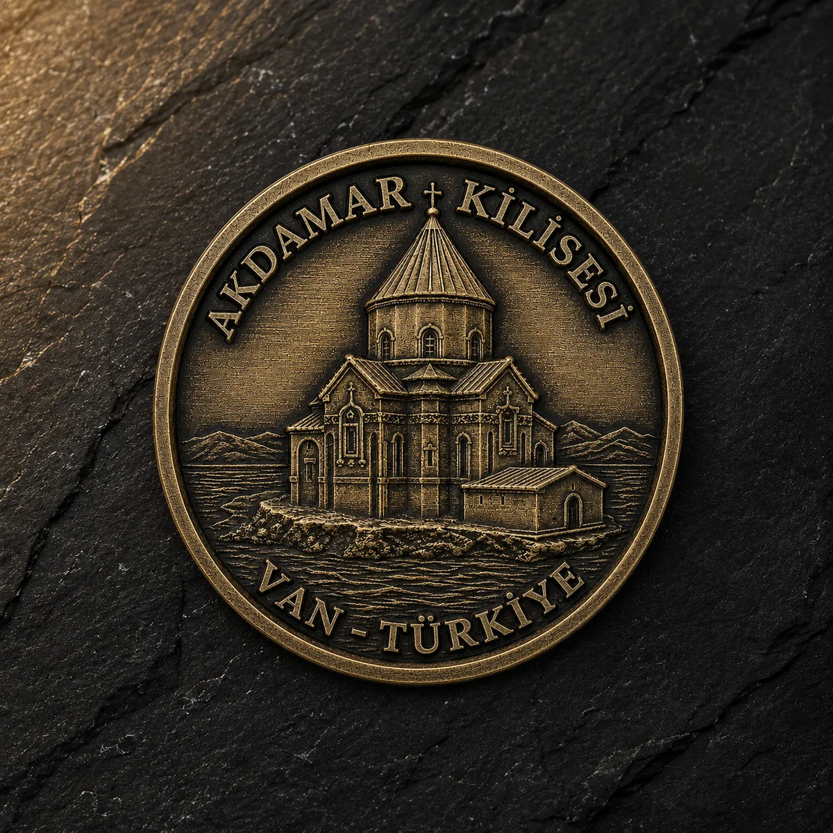 AKDAMAR KİLİSESİ